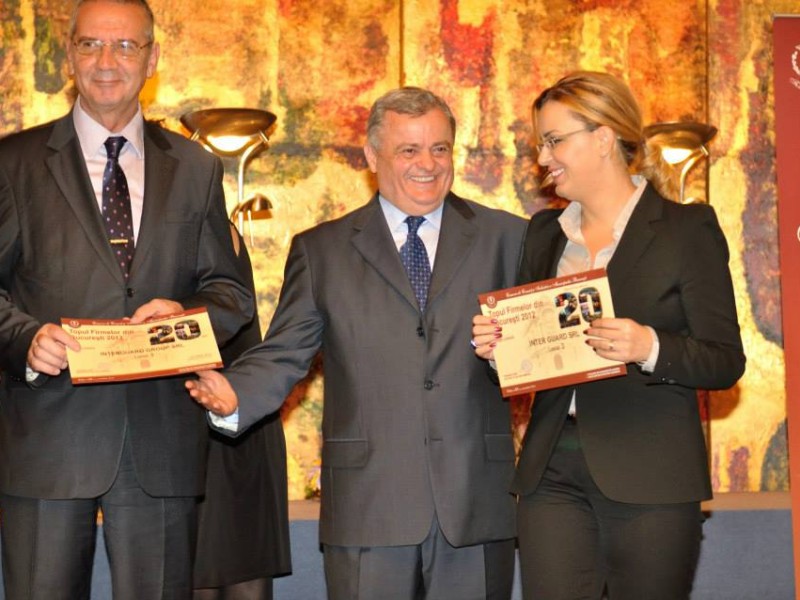 1453495_535421103208544_1664228869_n