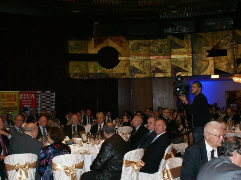 544141_535420766541911_1129244543_n