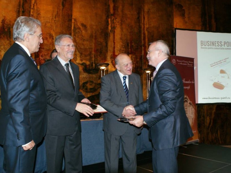 64233_535420749875246_1805548827_n