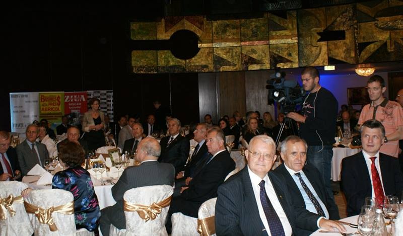 935978_535420659875255_2108175250_n